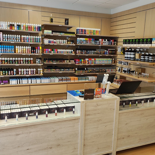 elfbar nachfüll pod läuft aus Boutique cigarette électronique à Saint Malo, magasin e-cigarette,  e-liquide main image 0