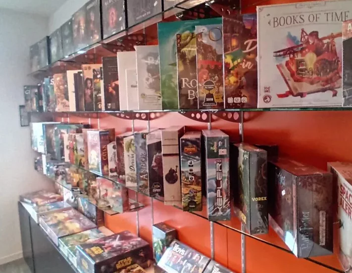 Magasin de jeux  Cazres
