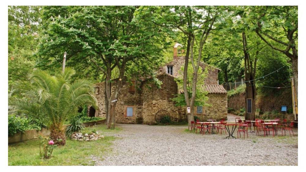 Lieu insolite à Collioure, reculé et calme avec restauration et espace détente...