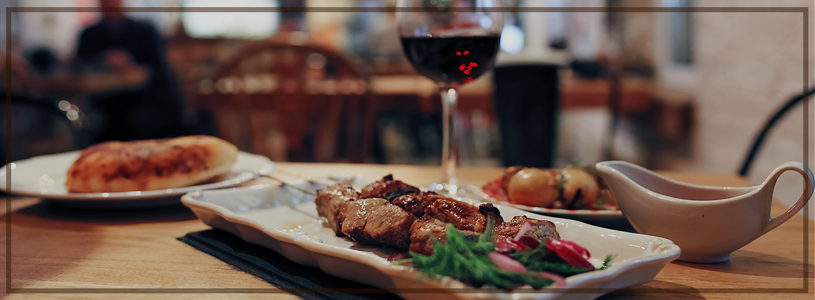 Restaurant traditionnel à Pérouges – Contactez-nous