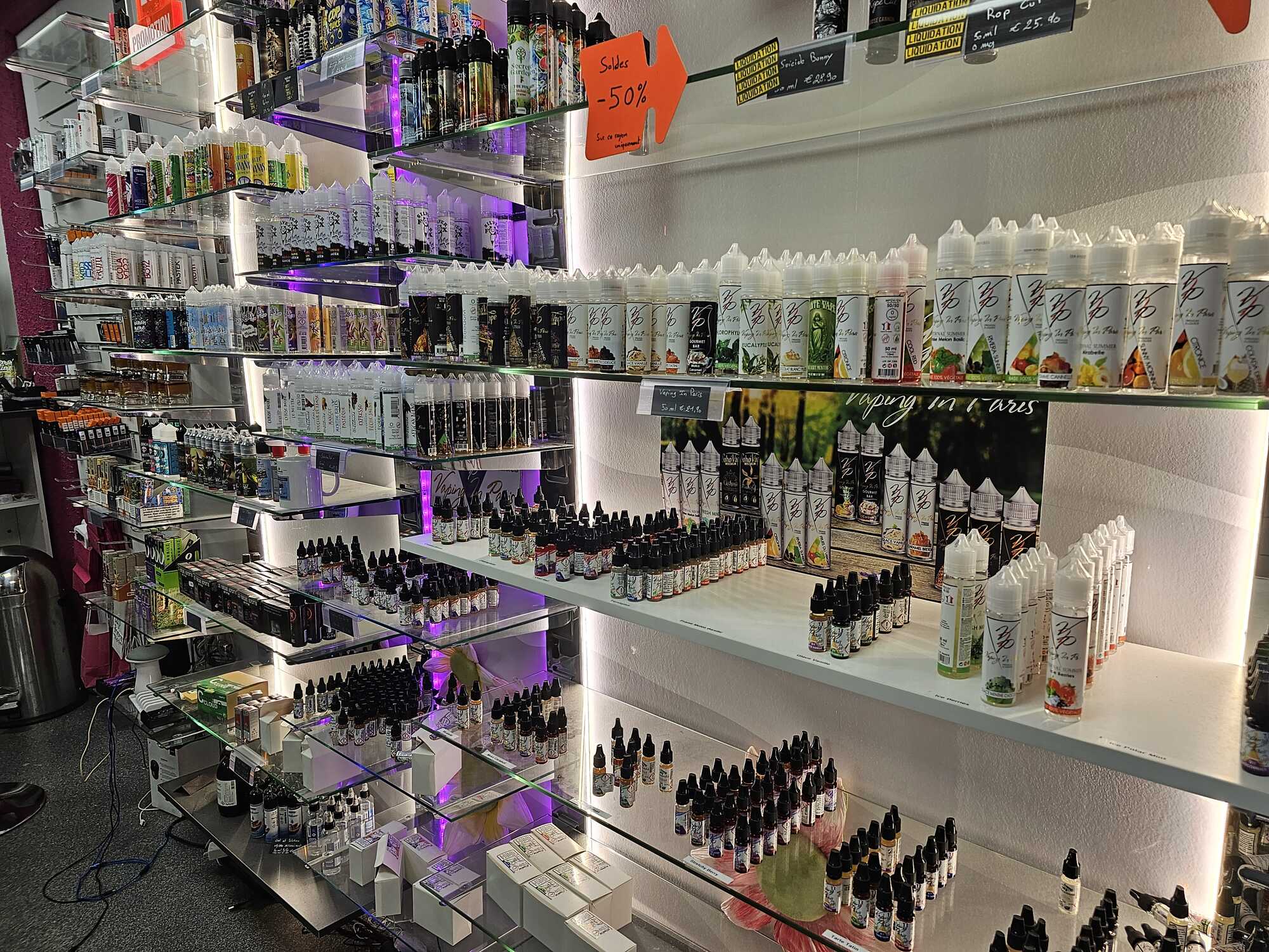 Les photos de notre boutique de cigarettes lectroniques  Douvaine